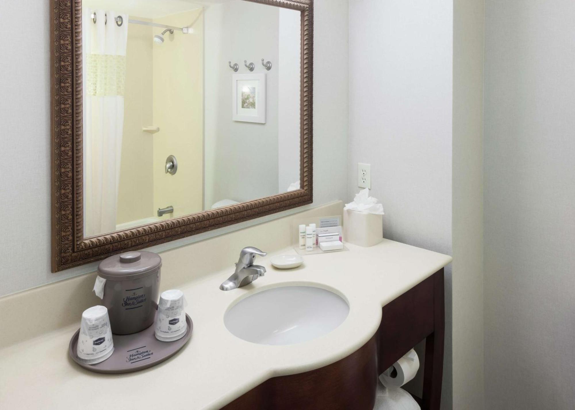 Hampton Inn & Suites Westford-Chelmsford Zewnętrze zdjęcie